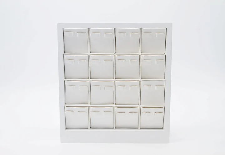 Планшет 23*21*2.5 кармашки/серьги 4*4