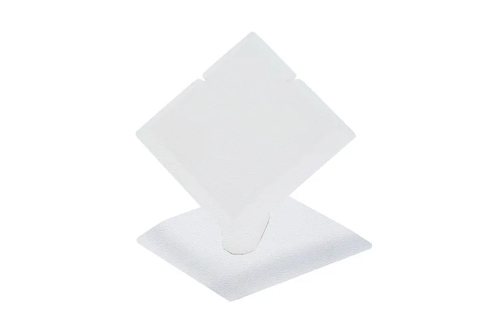 Прямоугольная подставка под кольца  белый кож. зам.