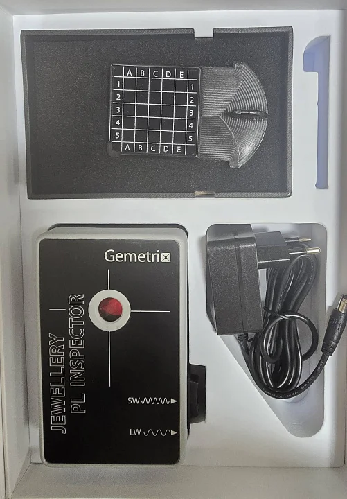 Прибор для определения синтетических бриллиантов Gemetrix №1